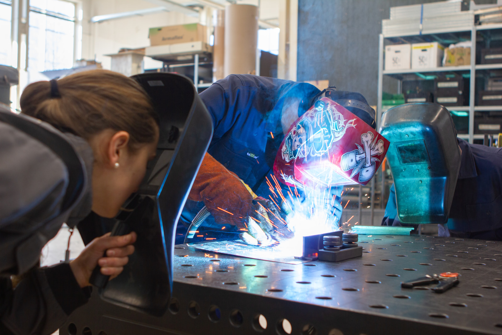 From cutting and bending to machining, sheet metal work, and welding – everything is possible in the metal workshop.