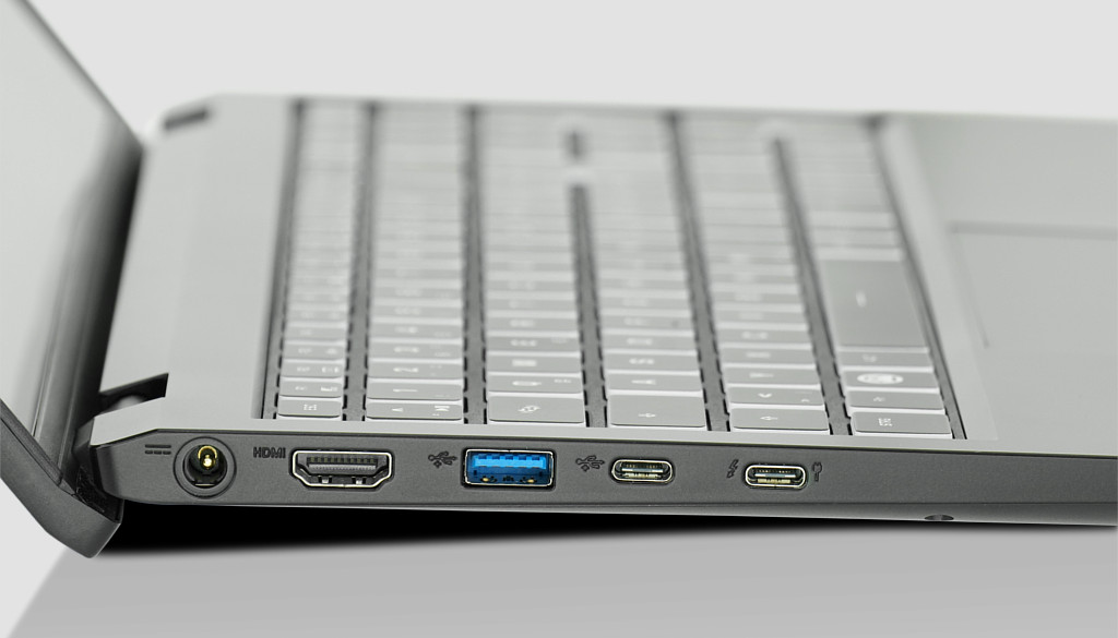 TUXEDO InfinityBook S 15 ports closeup